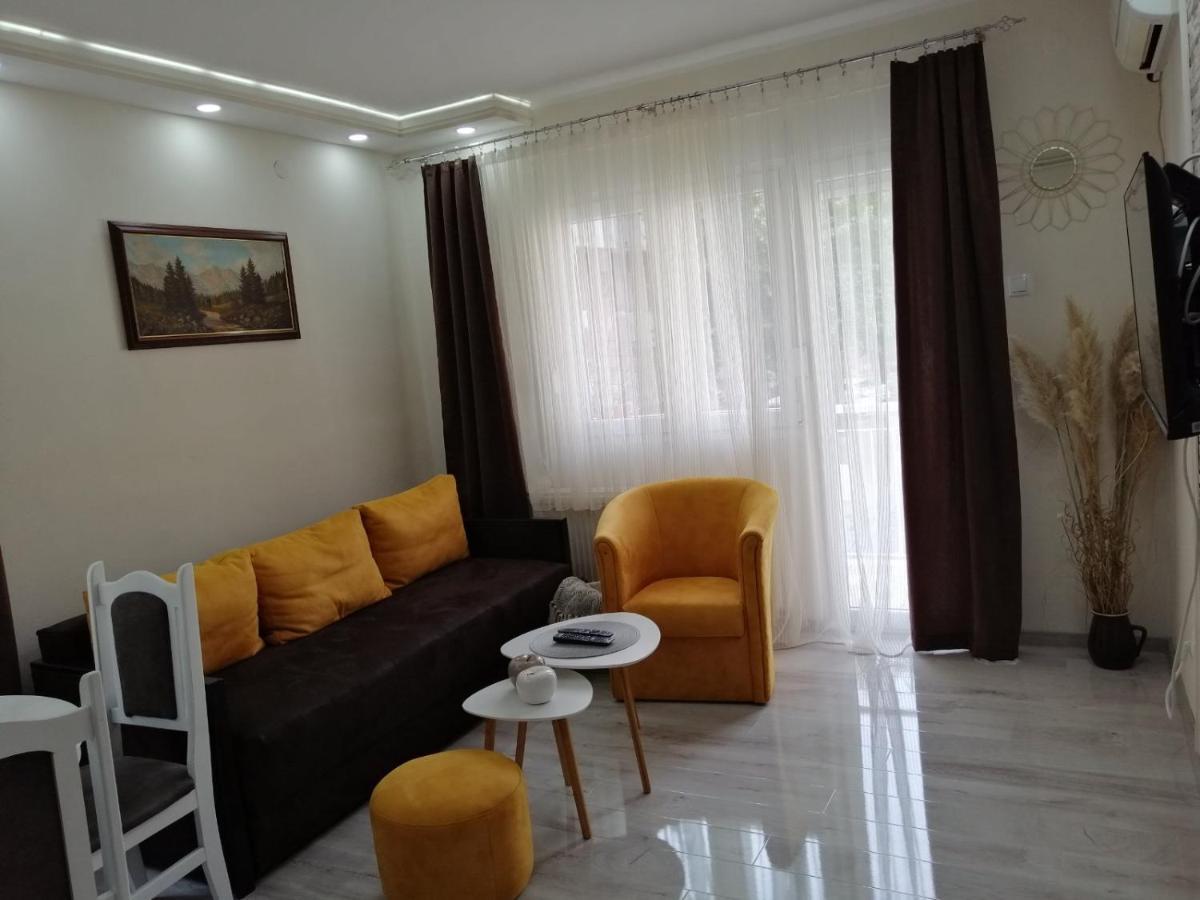 Apartman Zi-Zo Apartment Vrsac Bagian luar foto